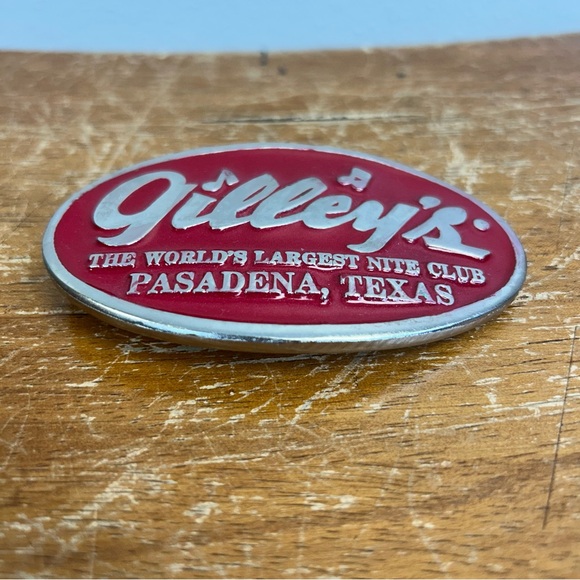 Gilley's Vintage Red Silver Oval Metal Belt Buckle Country Music Western Texas - Picture 2 of 8